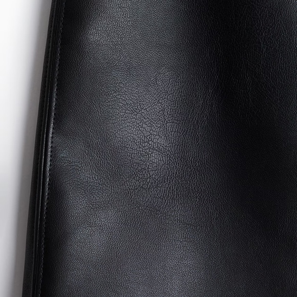 H&M faux leather mini skirt - Picture 2 of 5